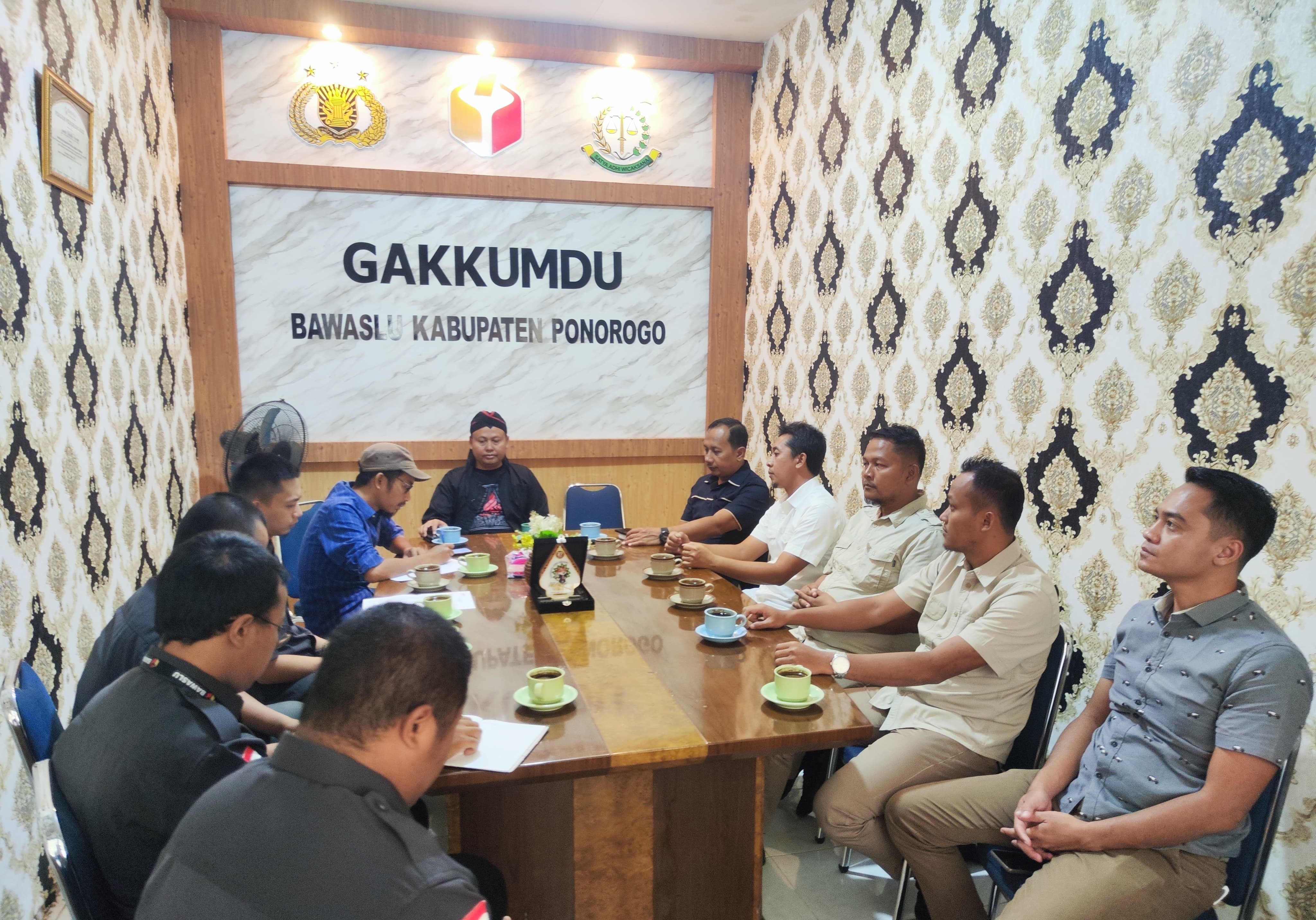 rapat gakkumdu